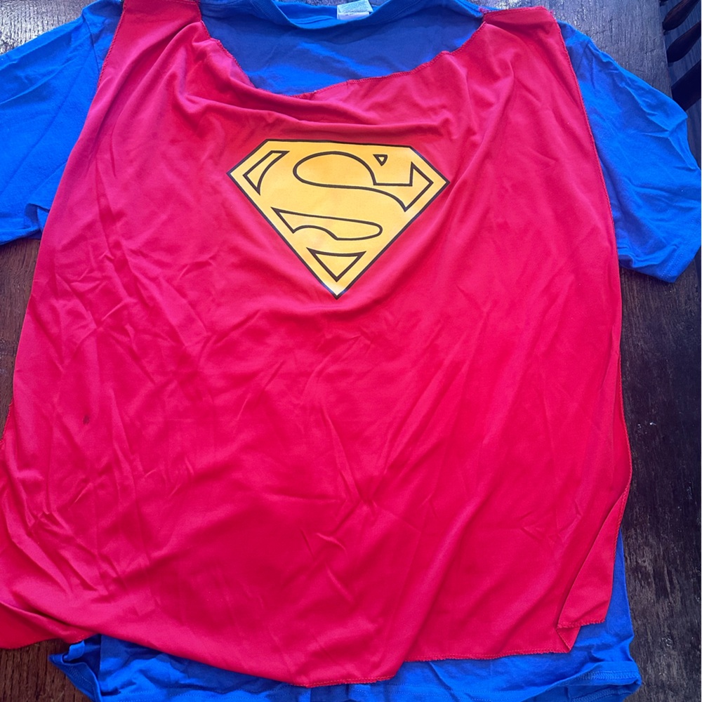 Costume: Men’s Superman Shirt / Cape & Glasses